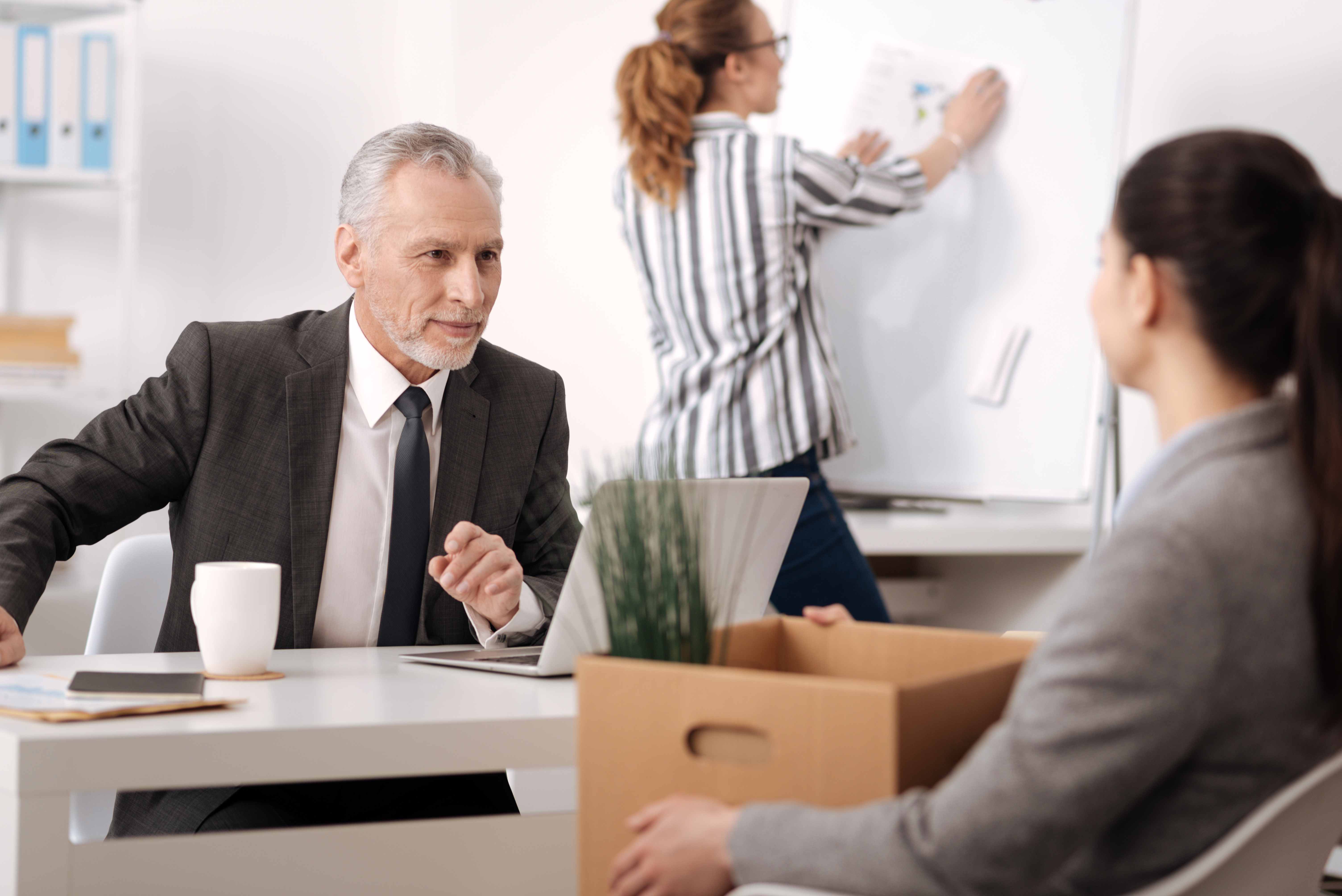 Увольнение по инициативе учредителей: как избежать ошибок